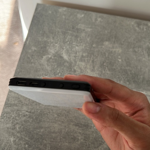 LED rechargeable selfie lights (sold separately) - Picture 12 of 12